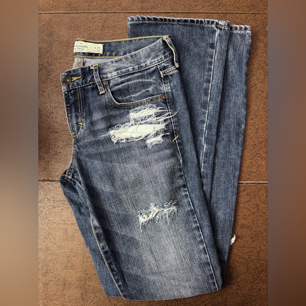 Women’s Abercrombie jeans. Low rise destroyed